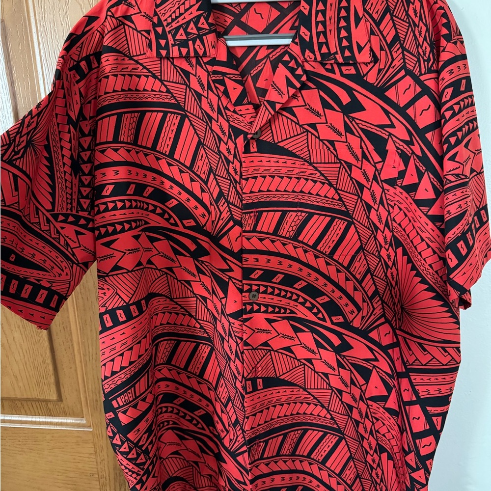 Red and Black Patterned Casual Button Down Shirt M